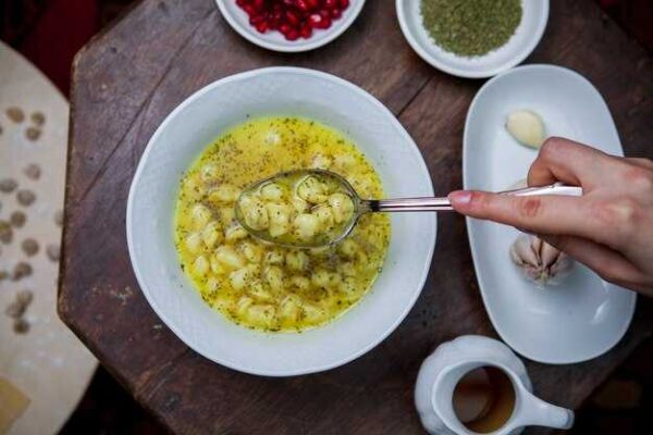 Рецепт рассольника с перловкой и солеными огурцами для настоящего домашнего угощения
