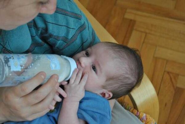 Что делать если ребенок не наедается грудным молоком советы для мам