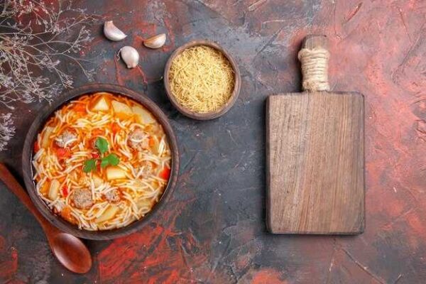 Пошаговый рецепт домашнего супа с курицей и лапшой для всей семьи