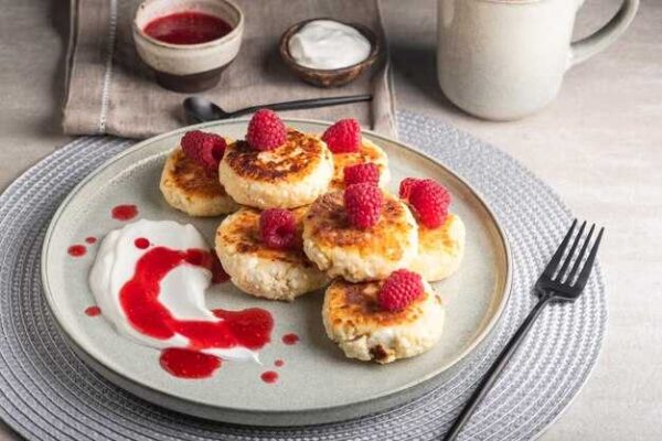 Пошаговый рецепт вкусных творожных сырников на сковороде для всей семьи